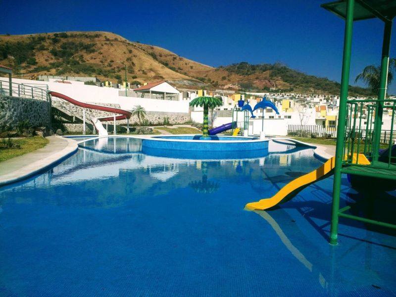 Áreas verdes y alberca